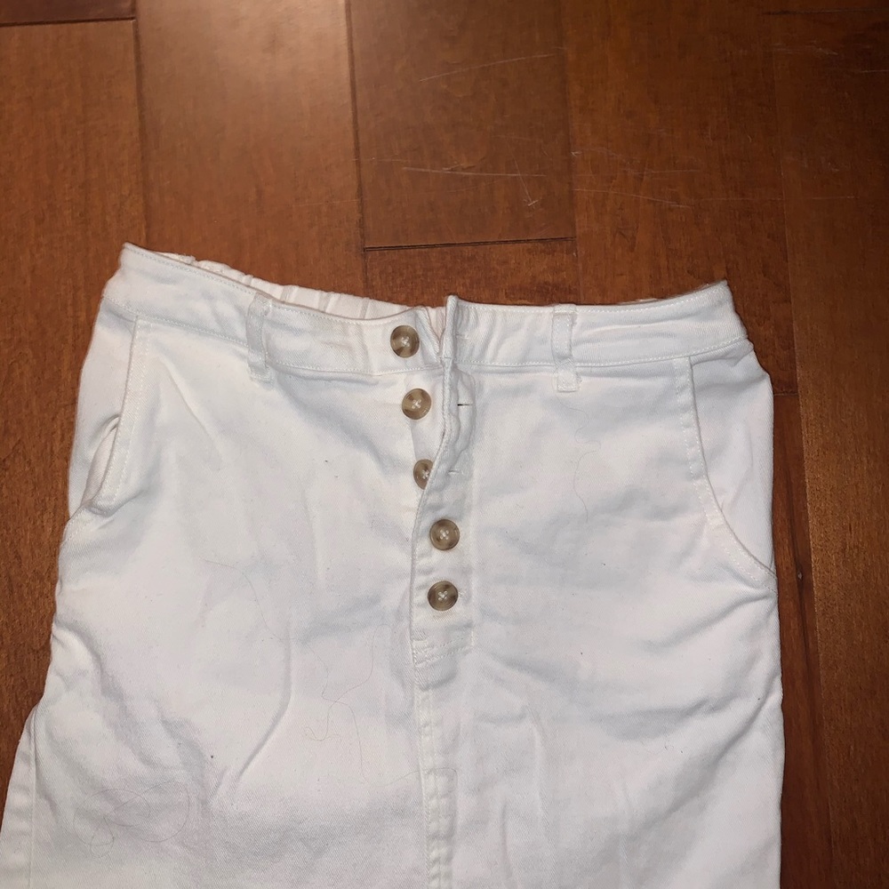 Button skirt